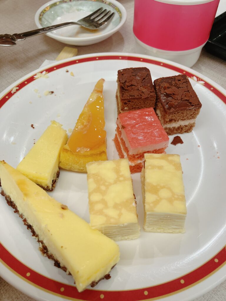 三日月夕食ケーキ1