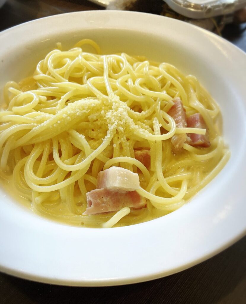 鎌倉パスタカルボナーラ