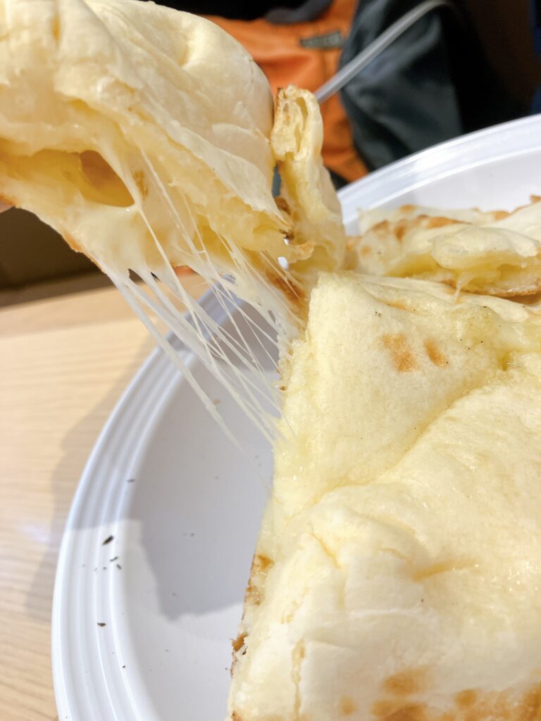 チーズナン