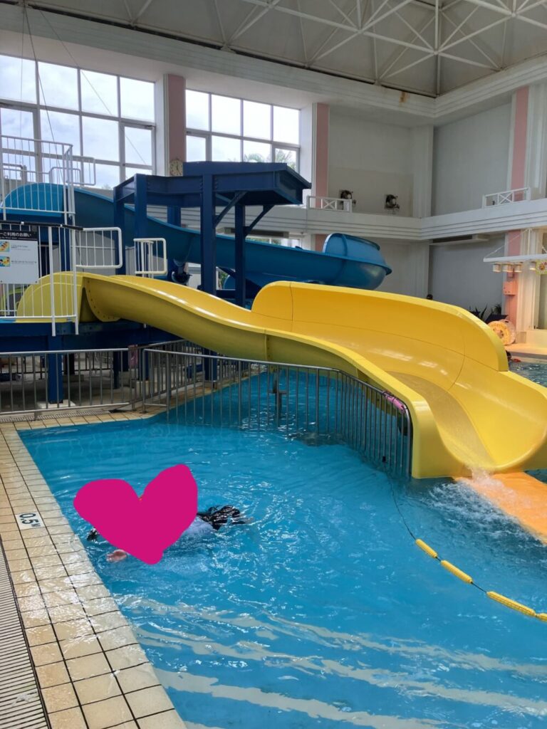 ルネッサンスリゾートオキナワ　屋内プール