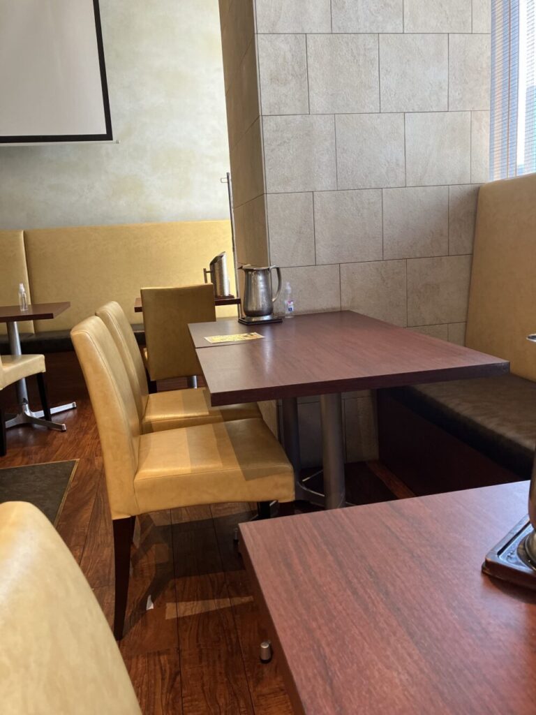 ニルワナム店内