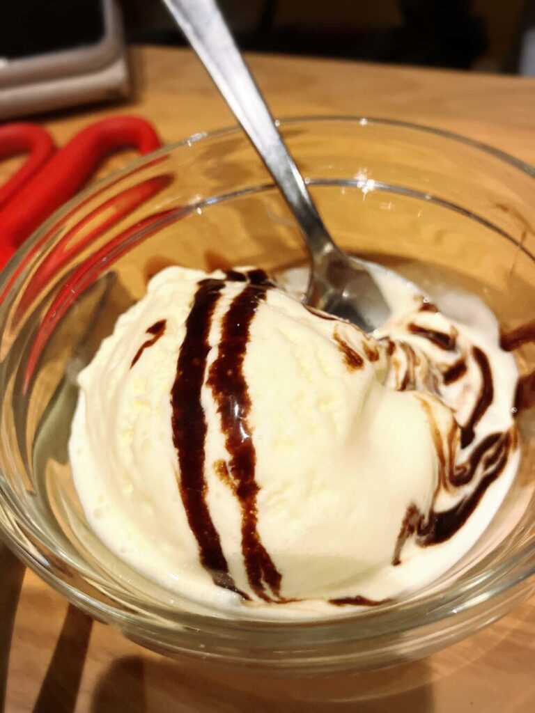 バニラチョコアイス