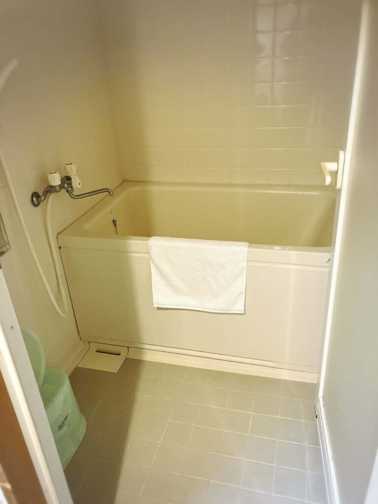 シャワー付き浴室