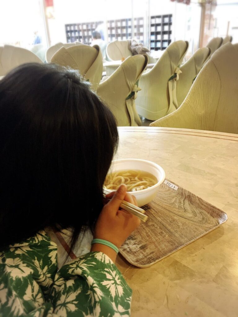 ホテルセタスロイヤル夜鳴うどん