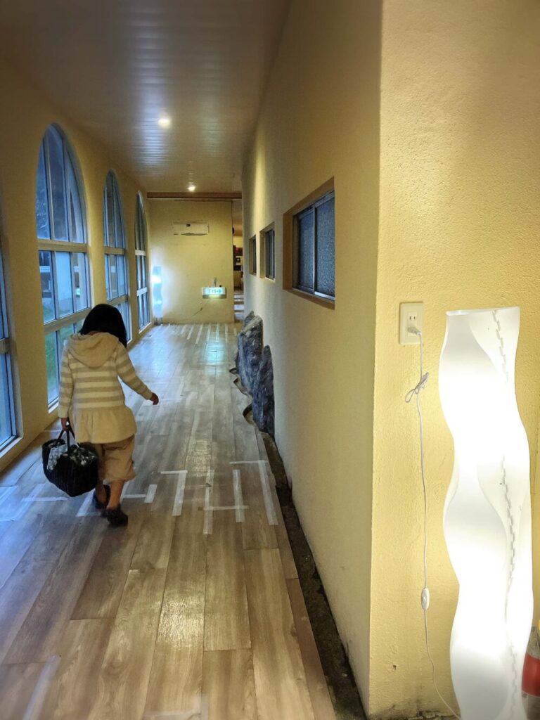 セタスロイヤル大野天風呂廊下