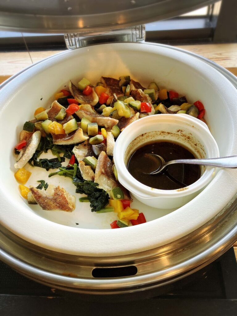 レストランハレアスのビュッフェ　白身魚