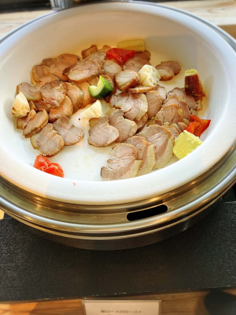 レストランハレアスのビュッフェ　ローストポーク