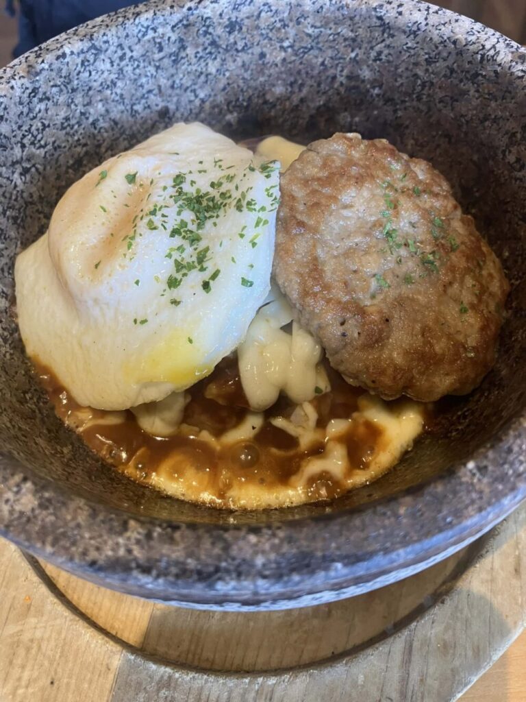 石焼チーズロコモコ