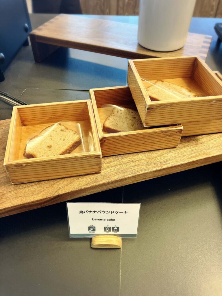 クラブウイング専用ラウンジ パウンドケーキ