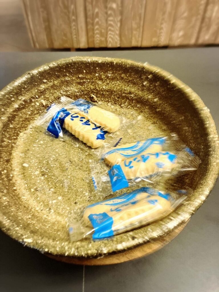 クラブウイングの専用ラウンジ ちんすこう