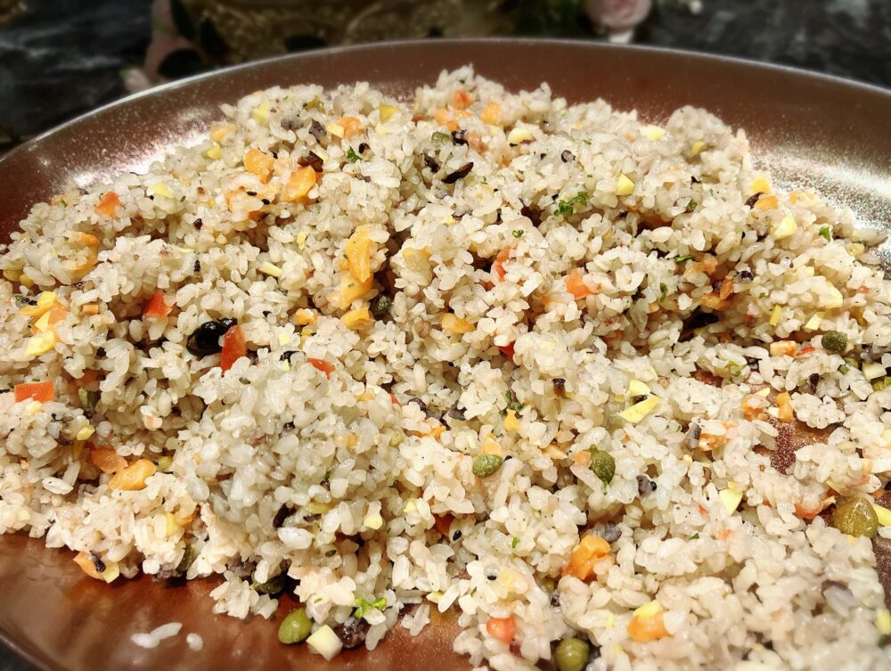 スモークサーモンと栗のライスサラダ