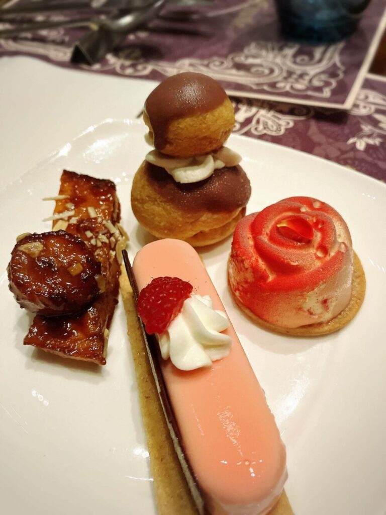 取って来たスイーツ